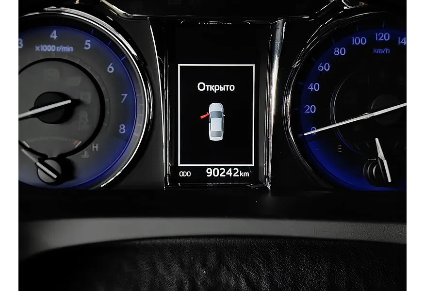 Toyota Camry 2.5 AT (181 л.с.) Коричневый в АВИЛОН. Слайд №18