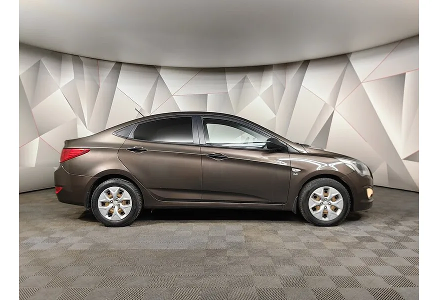 Hyundai Solaris 1.6 MT (123 л.с.) Comfort Коричневый в АВИЛОН. Слайд №6