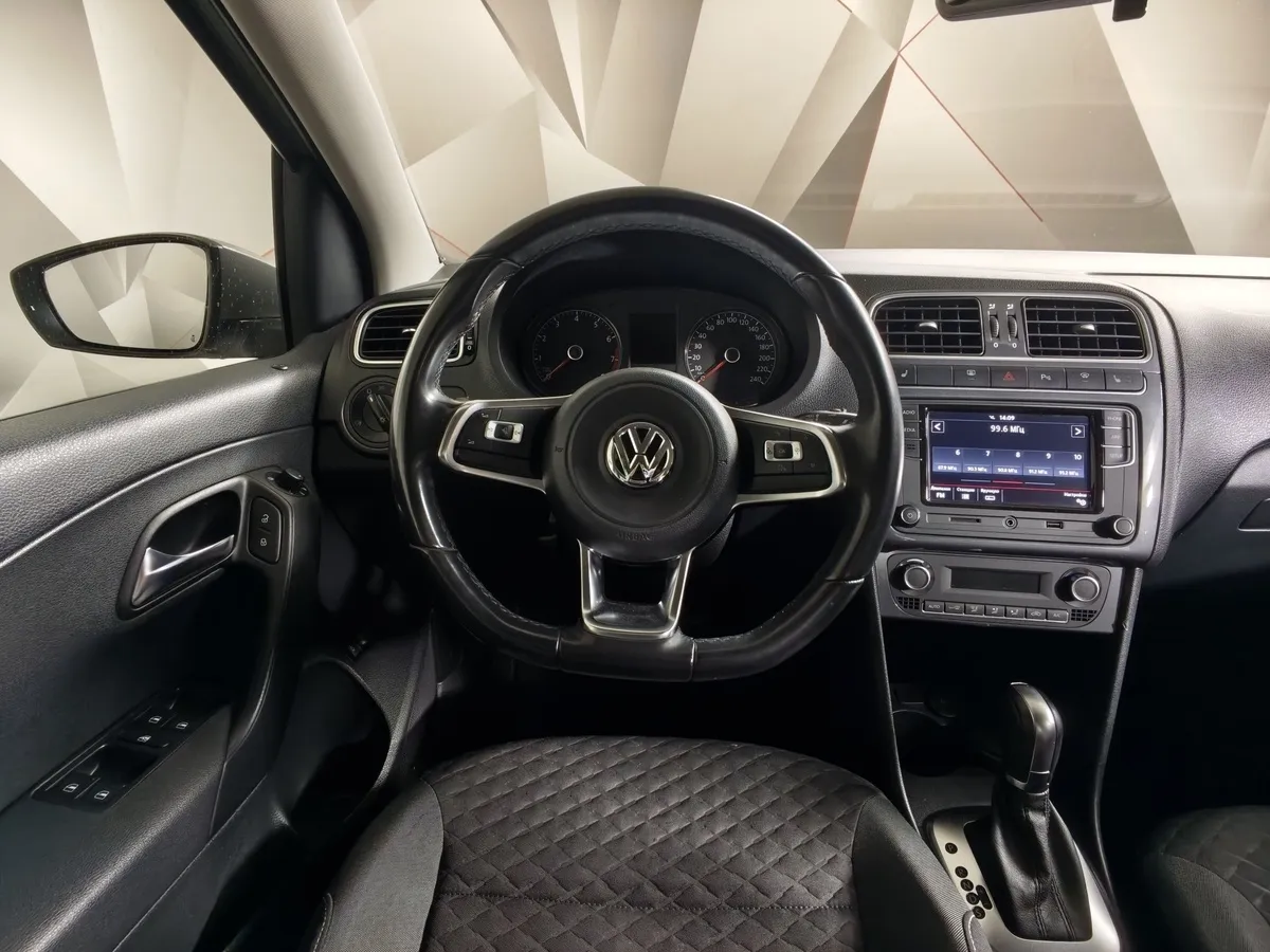 Volkswagen Polo 1.6 MPI AT (110 л.с.) Trendline Серебристый в АВИЛОН. Слайд №20