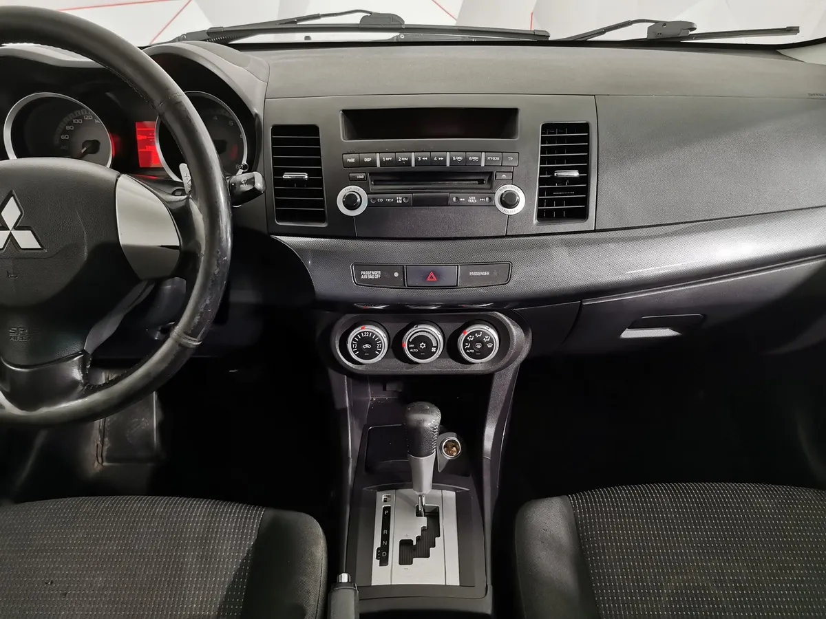 Mitsubishi Lancer 1.8 CVT (143 л.с.) Бежевый в АВИЛОН. Слайд №14