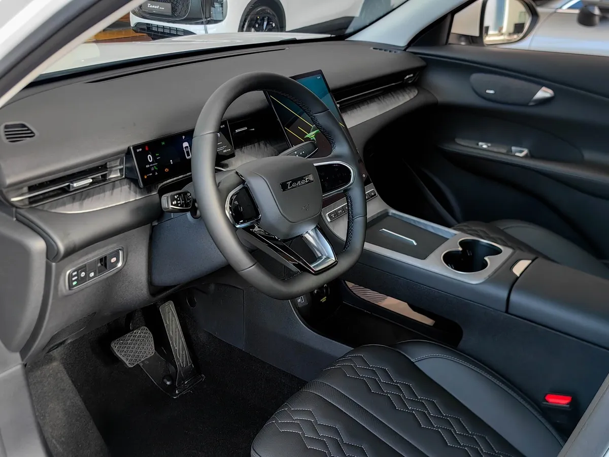 TENET Plus L6 1.5T 6DCT 2WD (147 л.с.) Ультра Белый в АВИЛОН. Слайд №9