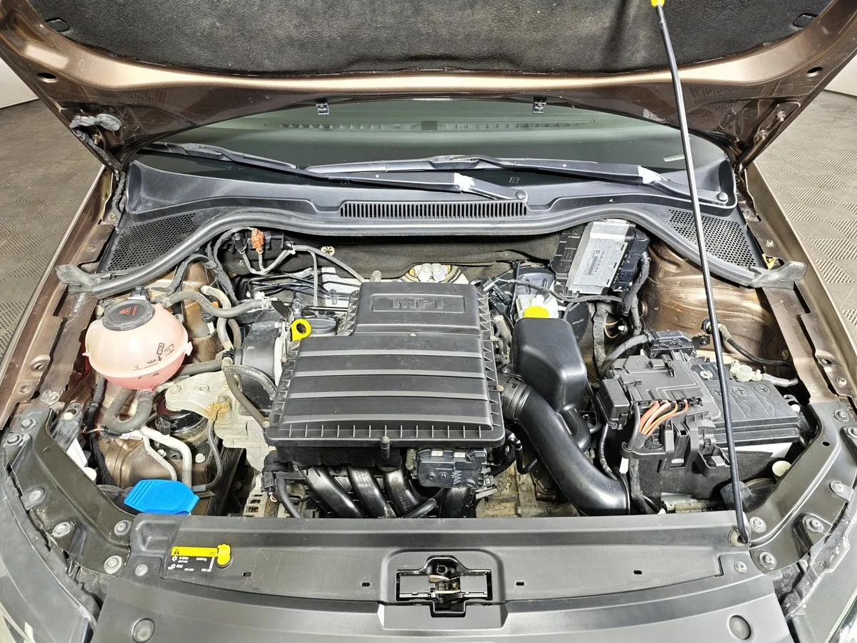 Volkswagen Polo 1.6 MPI AT (110 л.с.) Comfortline Коричневый в АВИЛОН. Слайд №11