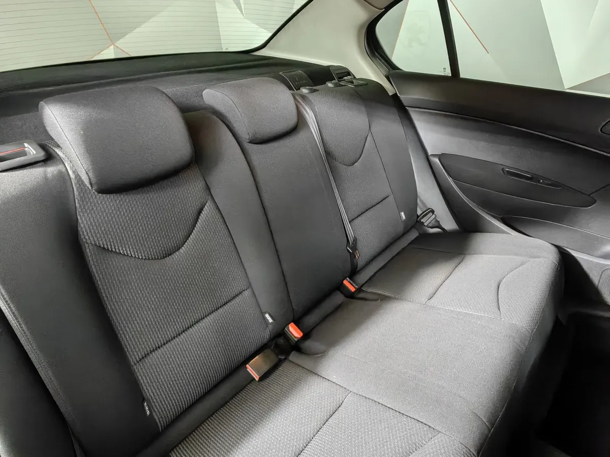 Peugeot 408 1.6 HDI MT (112 л.с.) Серебристый в АВИЛОН. Слайд №16