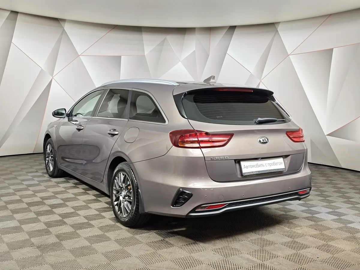 Kia Ceed 1.6 MPI AT (128 л.с.) Luxe Коричневый в АВИЛОН. Слайд №4