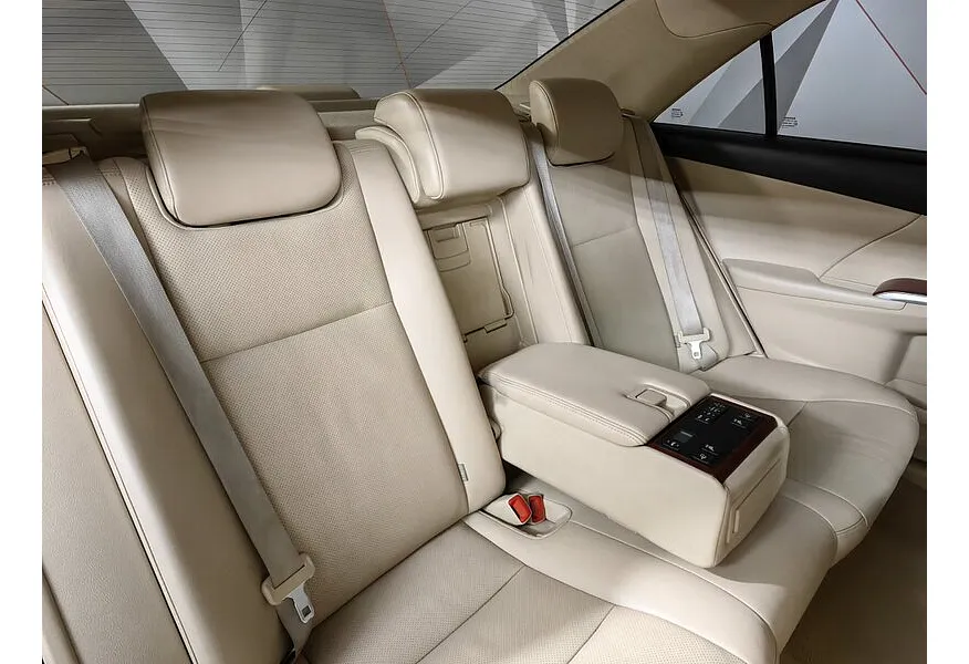 Toyota Camry 2.5 AT (181 л.с.) Черный в АВИЛОН. Слайд №14