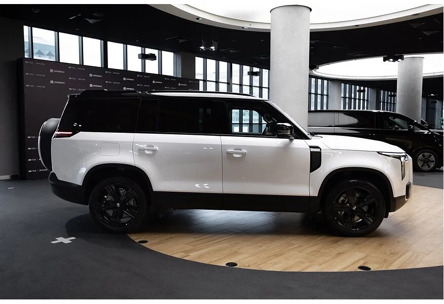 АВИЛОН - ROX 01 1.5 AT 4WD (475 л.с.) 6 мест Business Lounge Белый - slide 9450351