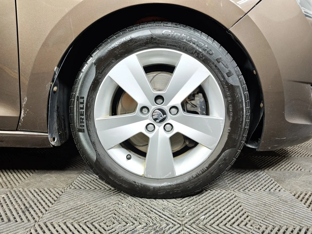 Skoda Rapid 1.6 AT (110 л.с.) Active Коричневый в АВИЛОН. Слайд №9