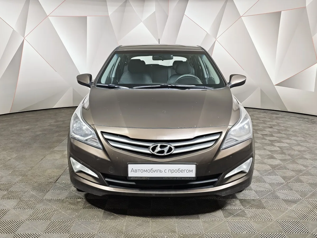 Hyundai Solaris 1.6 AT (123 л.с.) Classic + AC Коричневый в АВИЛОН. Слайд №7