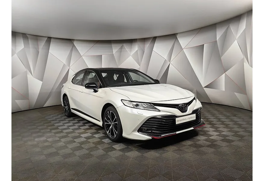 Toyota Camry 2.5 AT (181 л.с.) Белый в АВИЛОН. Слайд №2