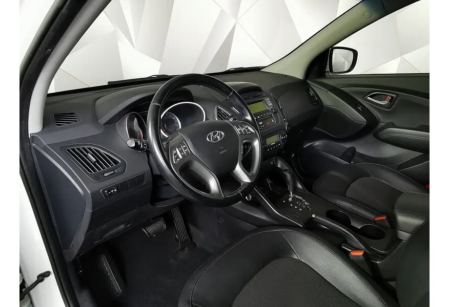 Hyundai ix35 2.0 AT (150 л.с.) Travel Белый в АВИЛОН. Слайд №19