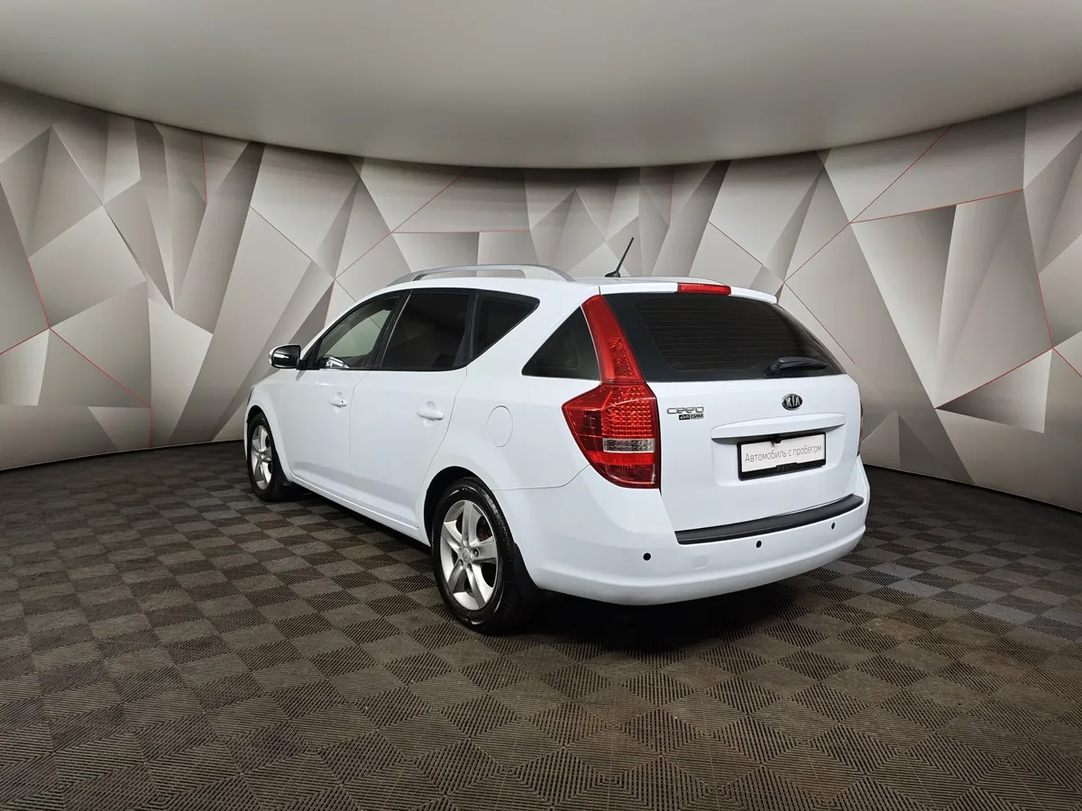 Kia Ceed 1.6 AT (122 л.с.) Luxe Белый в АВИЛОН. Слайд №4