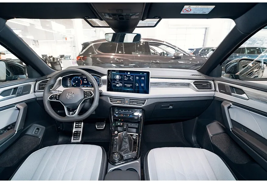 Volkswagen Tayron 2.0 7DSG AWD (220 л.с.) R-Line Pro Черный в АВИЛОН. Слайд №11