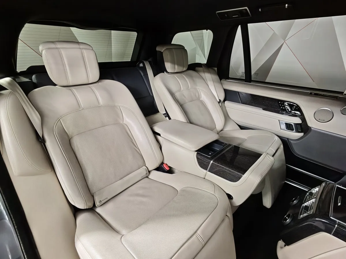 Land Rover Range Rover 4.4 SDV8 AT AWD (339 л.с.) Vogue SE Серый в АВИЛОН. Слайд №17