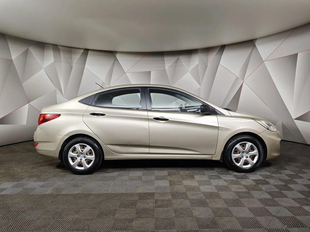 Hyundai Solaris 1.6 MT (123 л.с.) Серый в АВИЛОН. Слайд №6