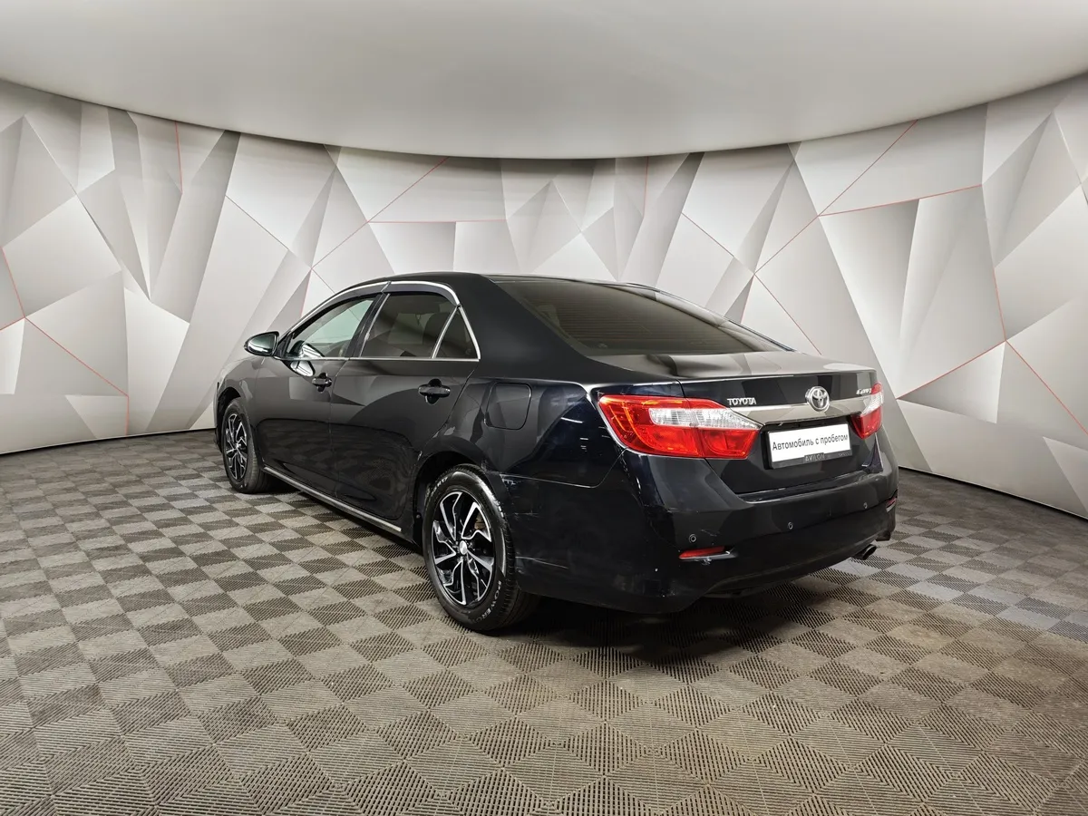 Toyota Camry 2.5 AT (181 л.с.) Стандарт Черный в АВИЛОН. Слайд №4