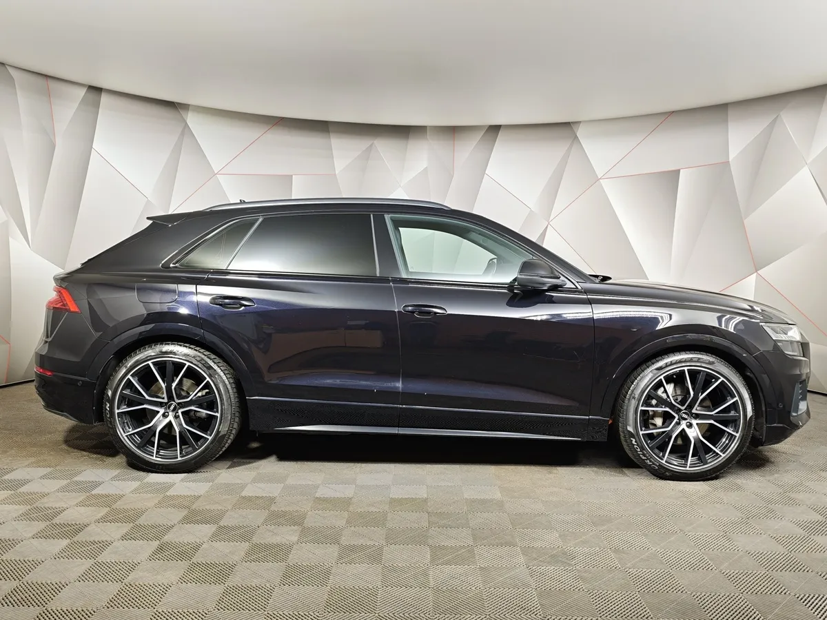 Audi Q8 55 TFSI Tiptronic quattro (340 л.с.) Черный в АВИЛОН. Слайд №6