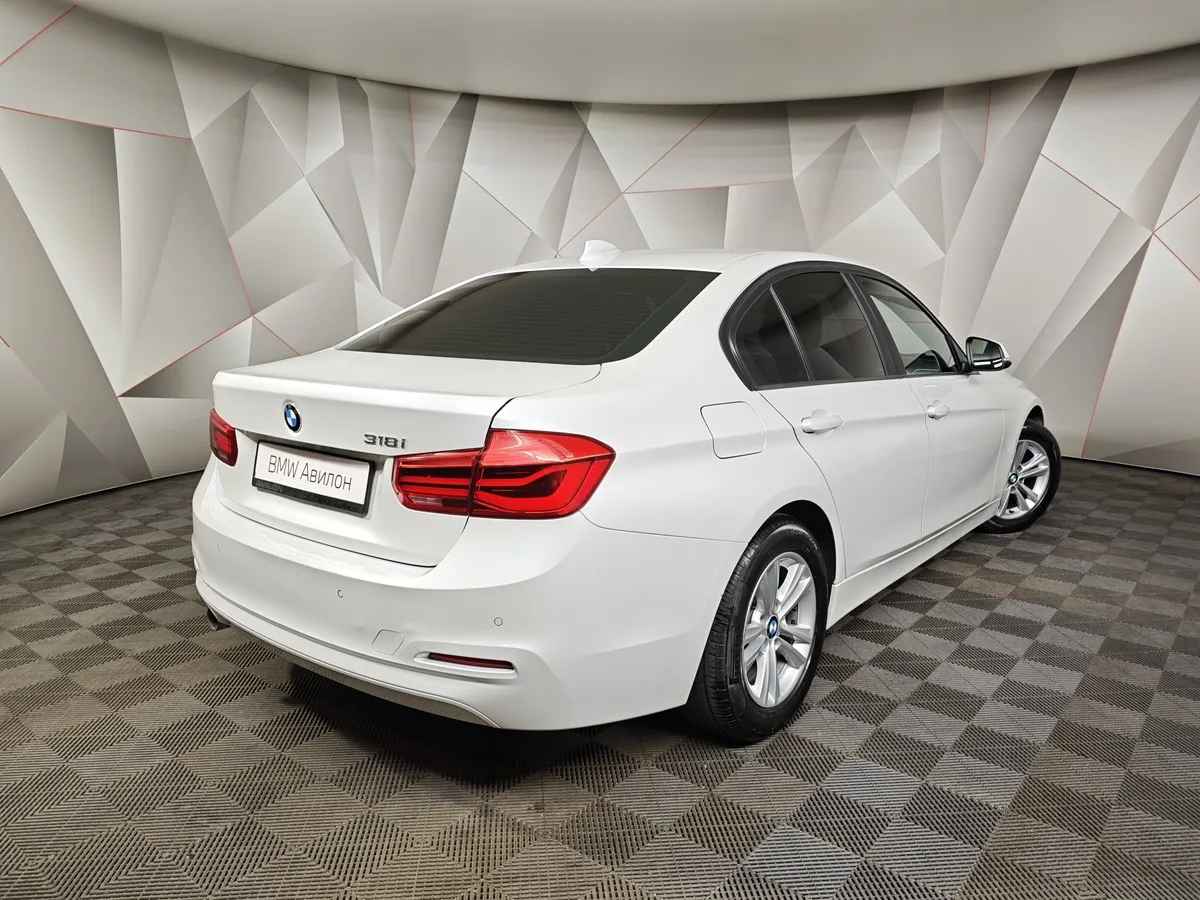 BMW 3 серия 318i AT (136 л.с.) Белый в АВИЛОН. Слайд №2