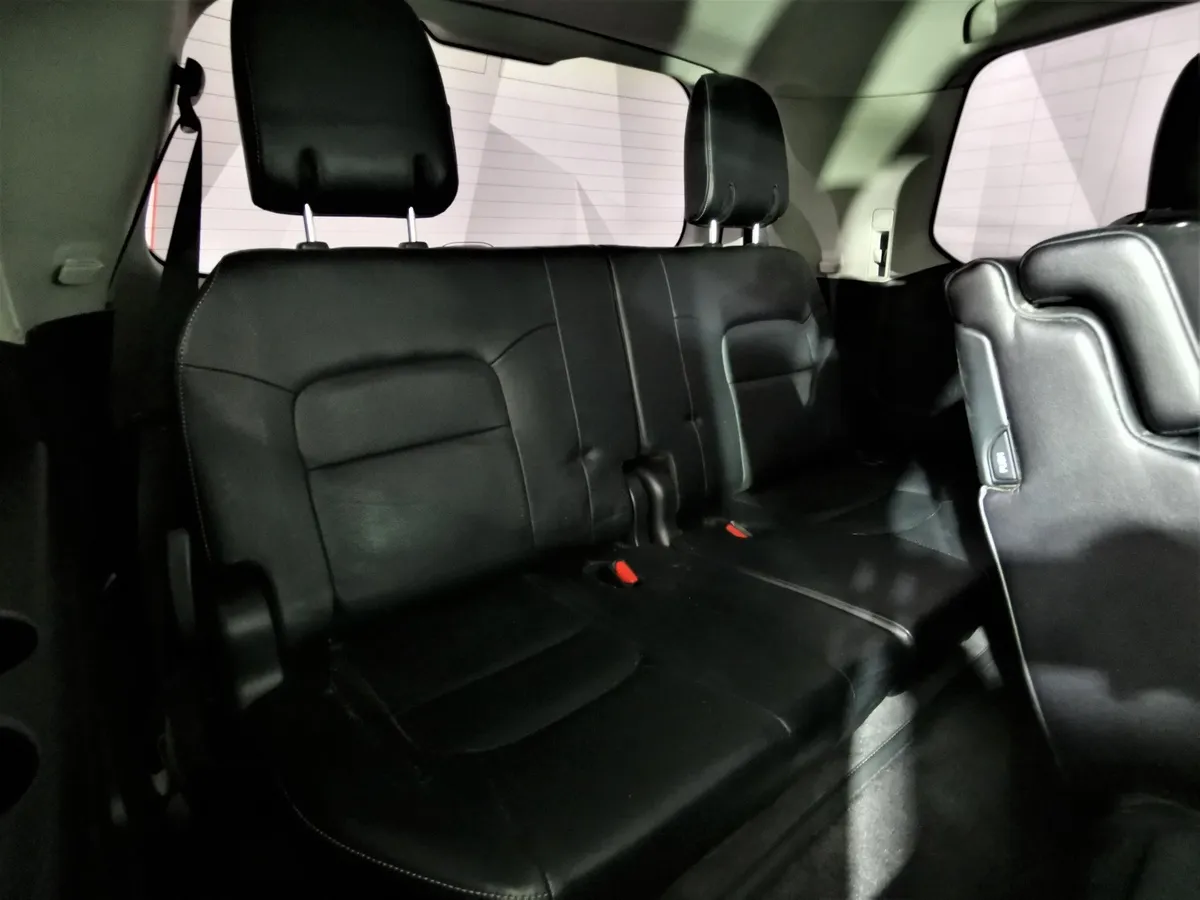 Toyota Land Cruiser 4.5 Twin-Turbo D AT 4WD (5 мест) (235 л.с.) Престиж Черный в АВИЛОН. Слайд №24