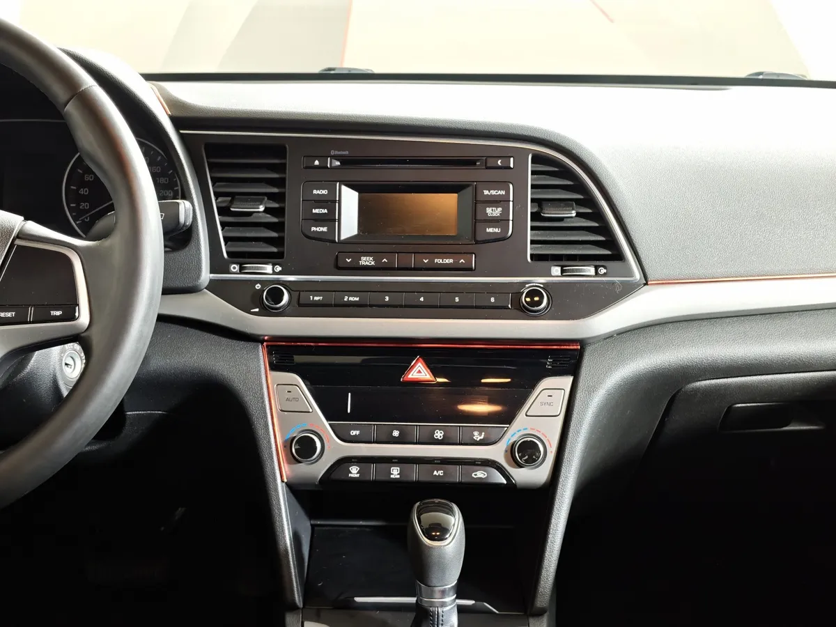 Hyundai Elantra 1.6 AT (128 л.с.) Active Красный в АВИЛОН. Слайд №14