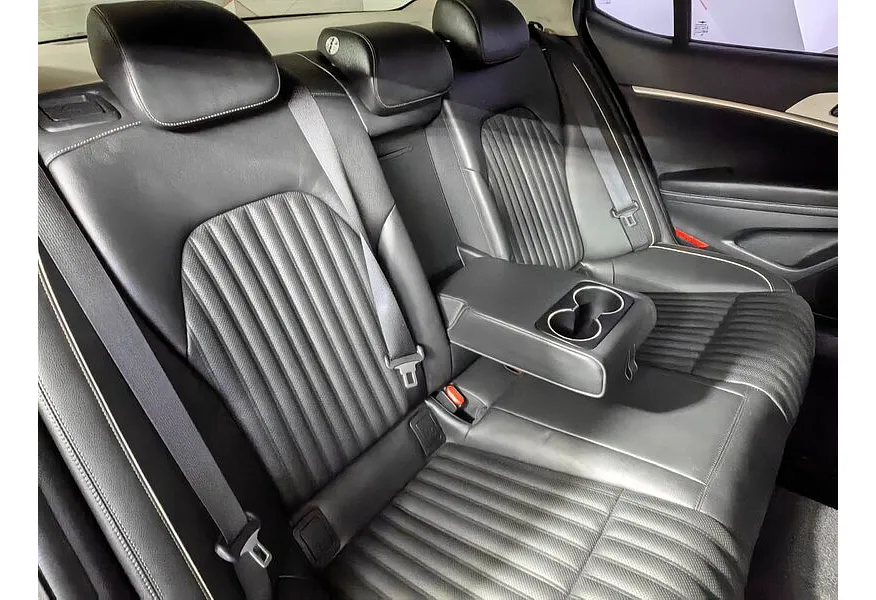 Genesis G70 2.0 T AT AWD (197 л.с.) Elegance Серый в АВИЛОН. Слайд №17