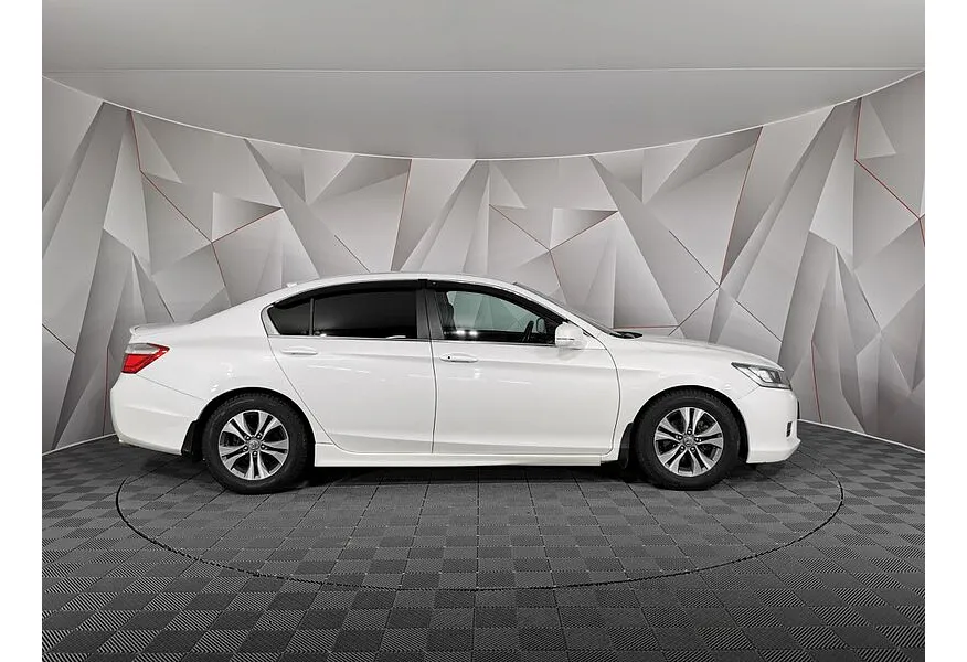 Honda Accord 2.4 AT (180 л.с.) Белый в АВИЛОН. Слайд №6