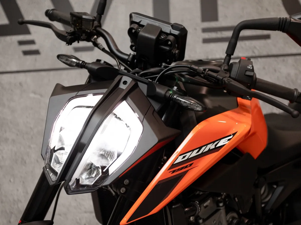 KTM 790 Duke 799 см³ (95 л.с.) 799 Оранжевый в АВИЛОН. Слайд №9 KTM 790 Duke 799 см³ (95 л.с.) 799 Оранжевый в АВИЛОН. Слайд №9