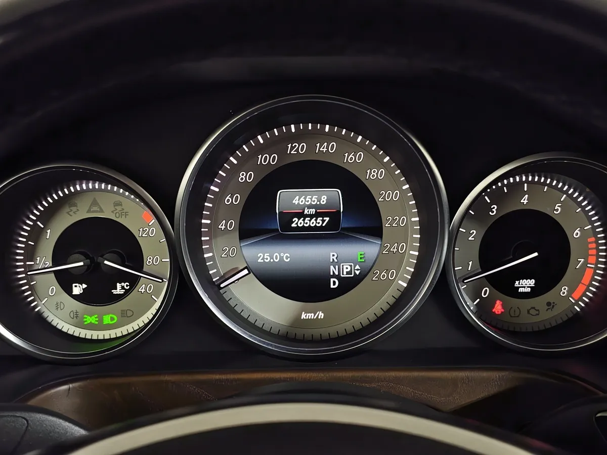 Mercedes-Benz E-Класс E 400 4Matic 7G-Tronic Plus (333 л.с.) Черный в АВИЛОН. Слайд №17