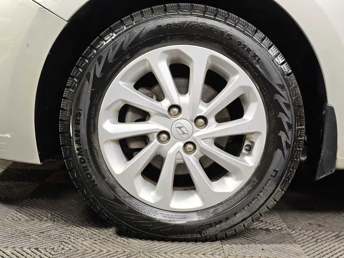 Hyundai Solaris 1.6 AT (123 л.с.) Elegance Бежевый в АВИЛОН. Слайд №9