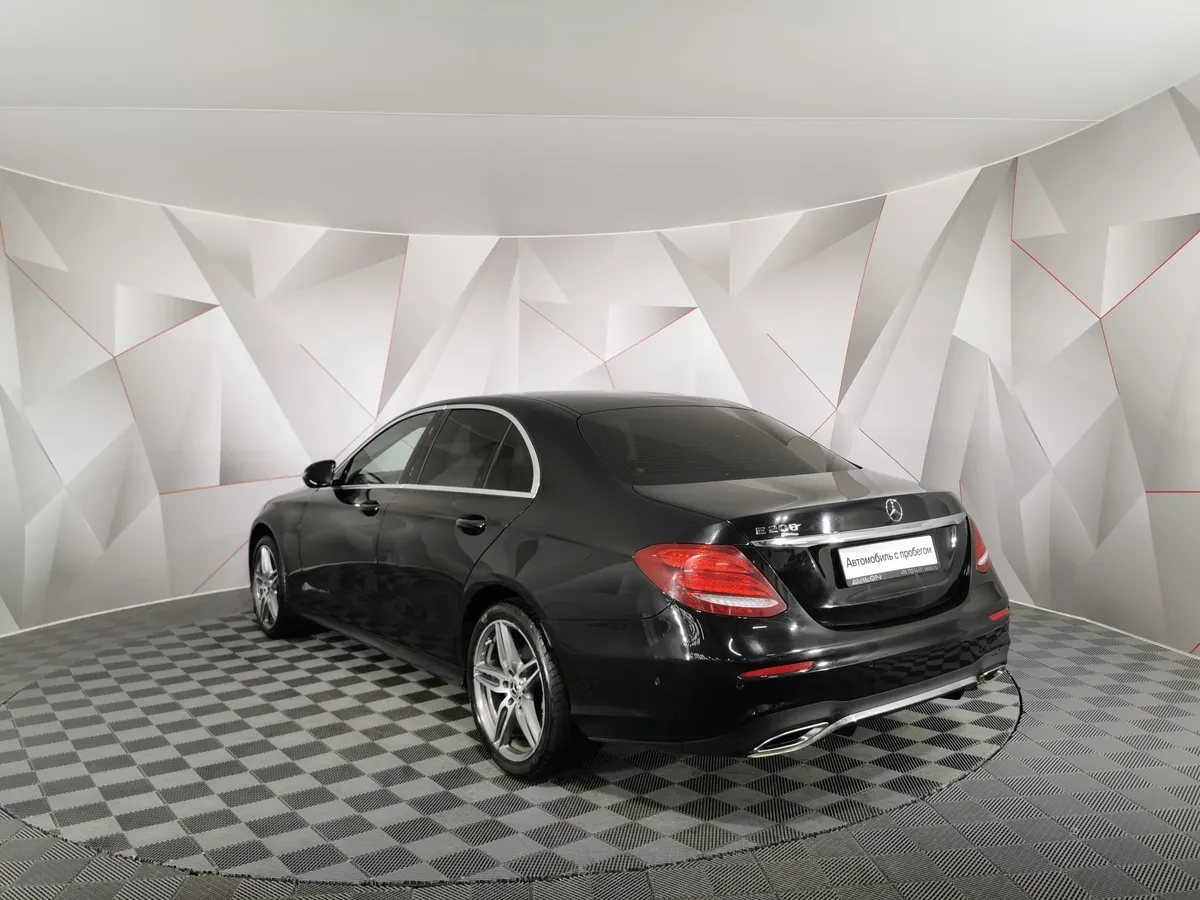Mercedes-Benz E-Класс E 200 9G-TRONIC (197 л.с.) Черный в АВИЛОН. Слайд №4
