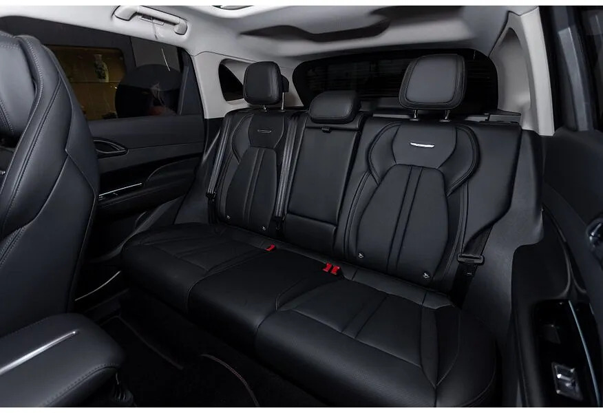 Hongqi HS3 2.0T 8AT 4WD (245 л.с.) Deluxe Черный в АВИЛОН. Слайд №9