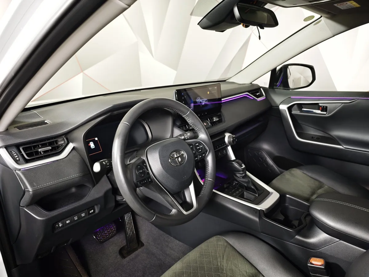 Toyota RAV4 2.0i CVT AWD (171 л.с.) Fashion Plus Белый в АВИЛОН. Слайд №17