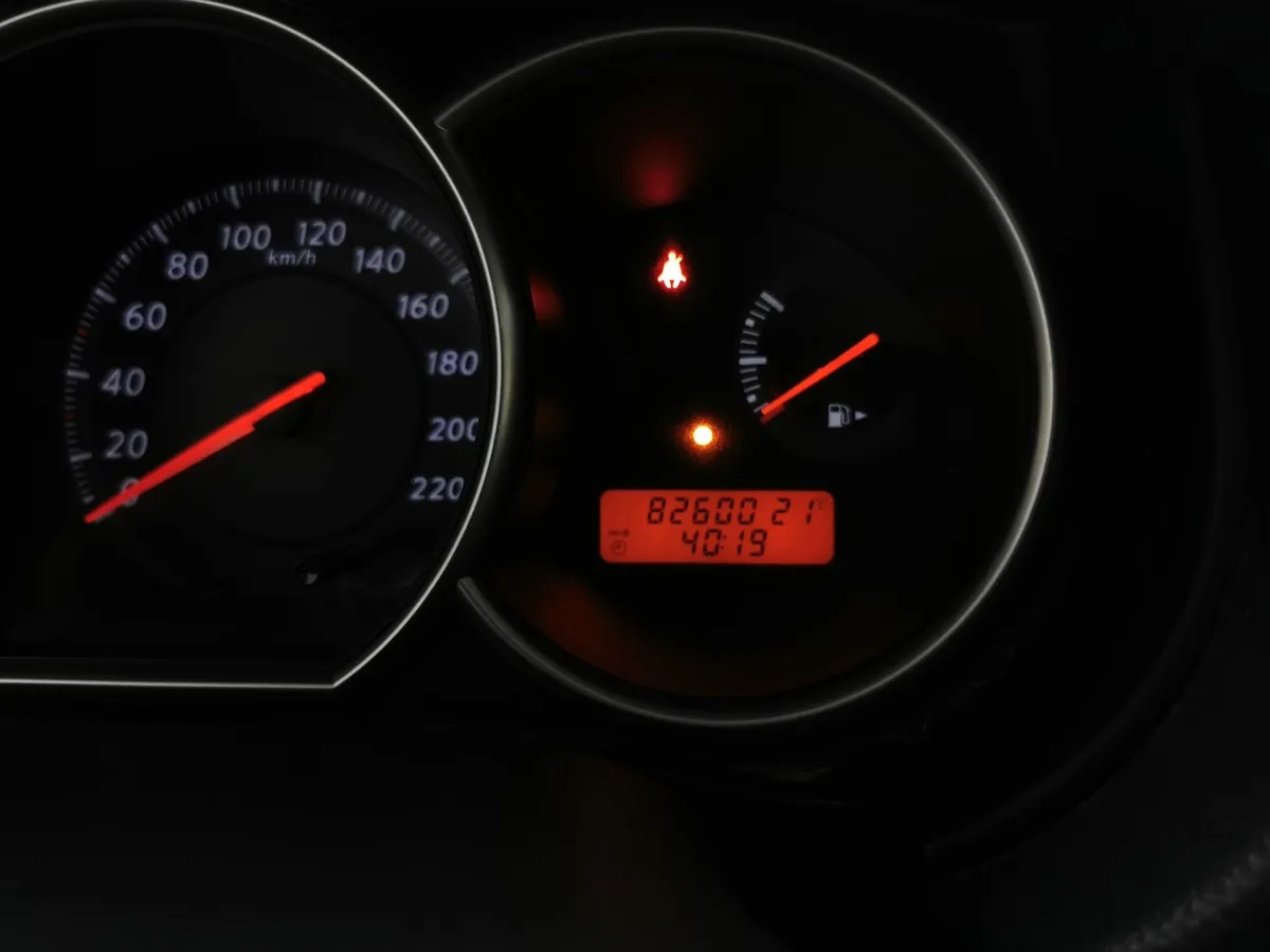 Nissan Tiida 1.6 AT (110 л.с.) Красный в АВИЛОН. Слайд №15