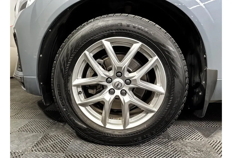 Volvo XC60 2.0 T5 AT AWD (249 л.с.) Inscription Серый в АВИЛОН. Слайд №9