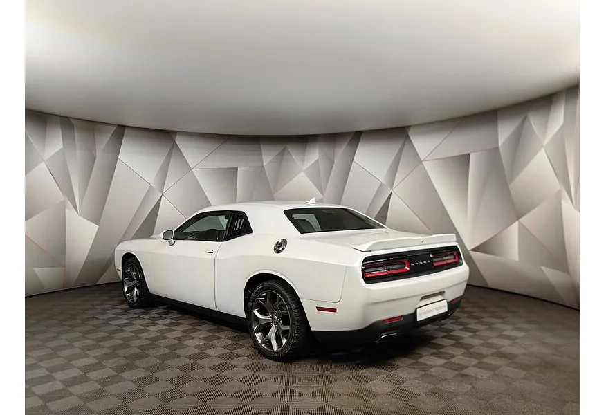 Dodge Challenger 3.6 V6 AT (309 л.с.) Белый в АВИЛОН. Слайд №4