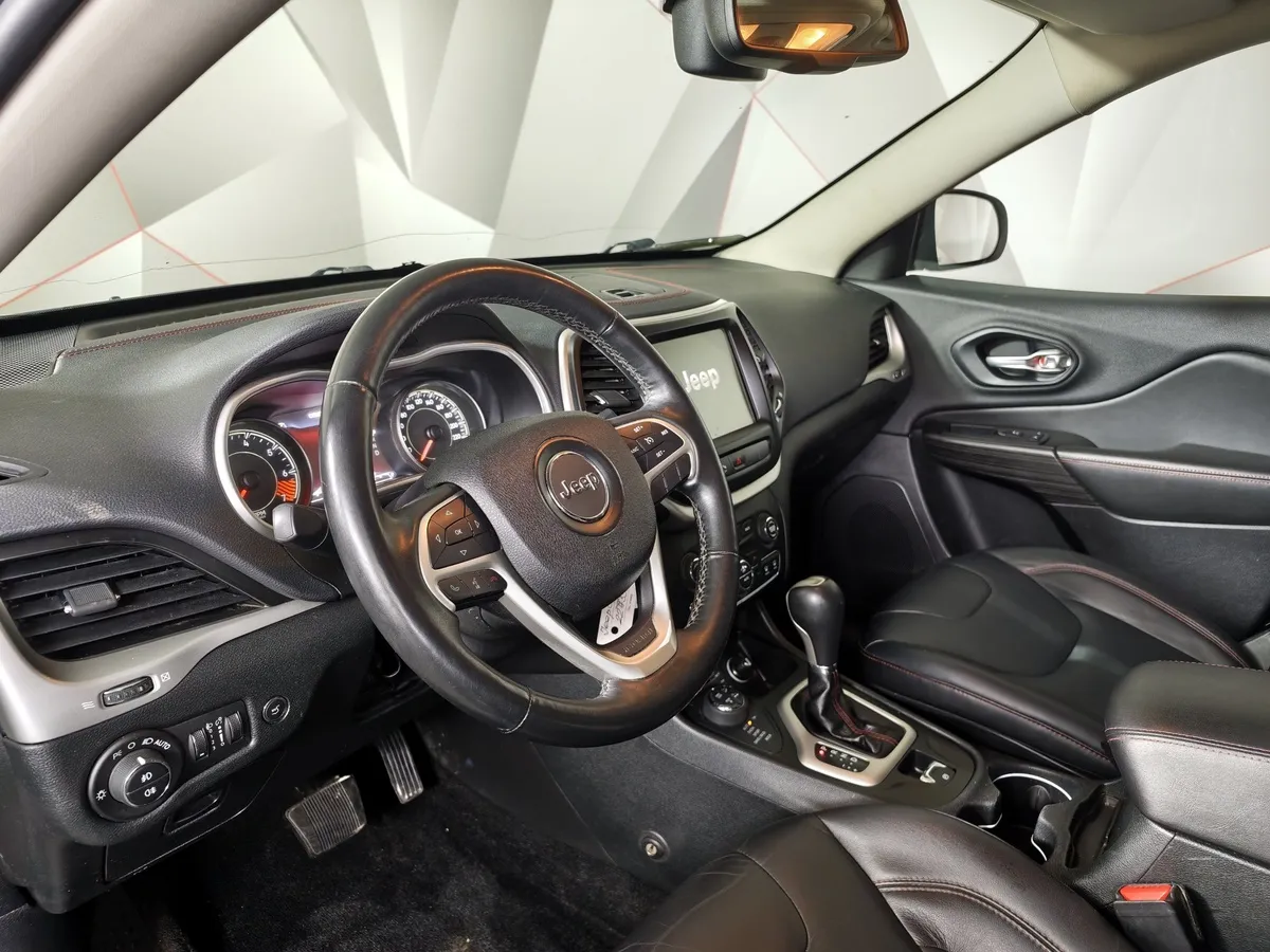Jeep Cherokee 2.4 Tigershark Multiair AT AWD (177 л.с.) Sport Зеленый в АВИЛОН. Слайд №18