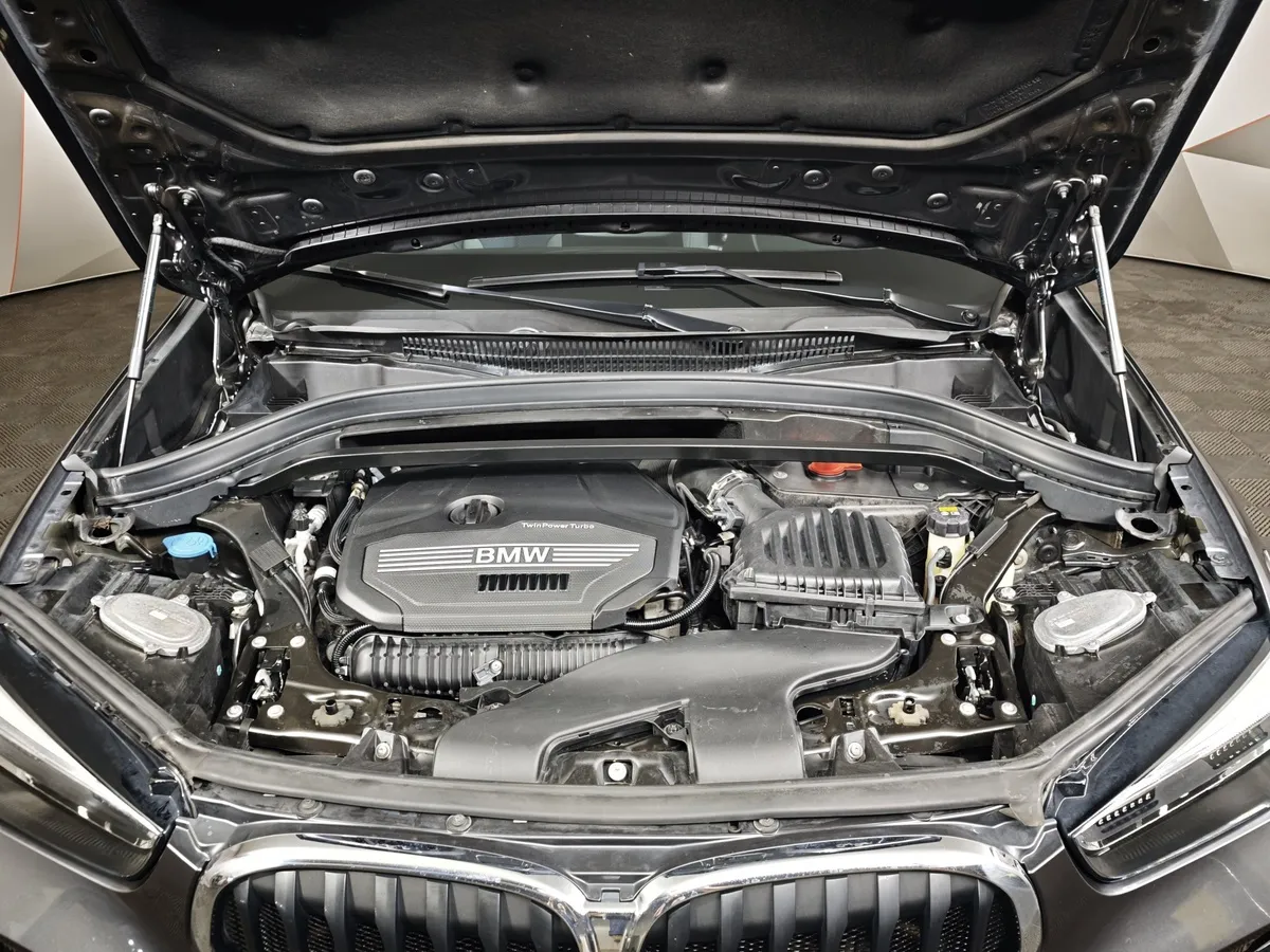 BMW X1 20i xDrive Steptronic AT (192 л.с.) Advantage Серый в АВИЛОН. Слайд №10