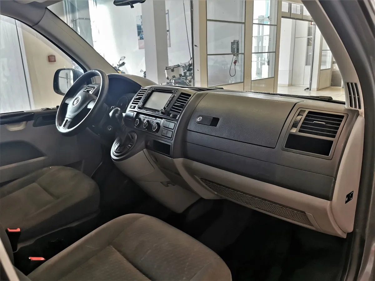 Volkswagen Caravelle 2.0 BiTDI DSG L1 (180 л.с.) Comfortline Серый в АВИЛОН. Слайд №11