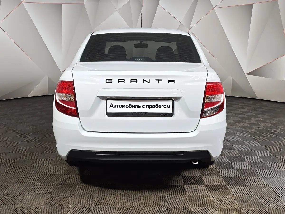 ВАЗ (Lada) Granta 1.6 MT 8кл (87 л.с.) Белый в АВИЛОН. Слайд №8