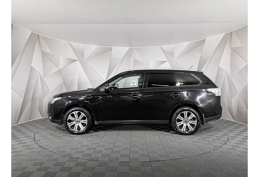 Mitsubishi Outlander 2.0 CVT (146 л.с.) Invite Черный в АВИЛОН. Слайд №5