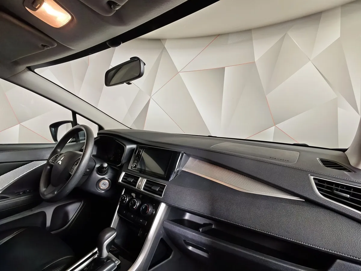 Mitsubishi Xpander 1.5 AT 2WD 7-Seat (105 л.с.) Medium Line Черный в АВИЛОН. Слайд №13