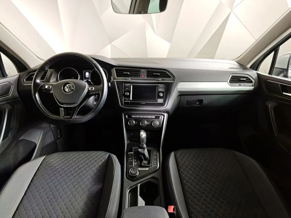 Volkswagen Tiguan 1.4 TSI 4Motion DSG (150 л.с.) Comfortline Серебристый в АВИЛОН. Слайд №14