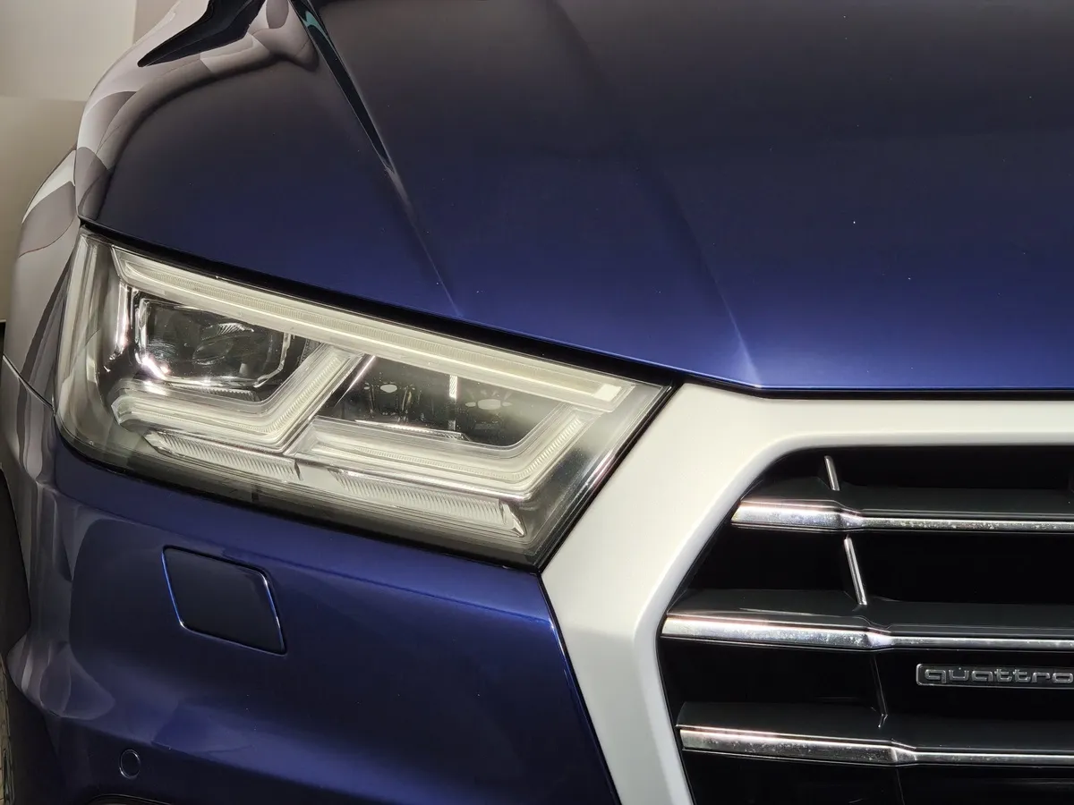 Audi Q5 2.0 TFSI S tronic quattro (249 л.с.) Sport Синий в АВИЛОН. Слайд №10