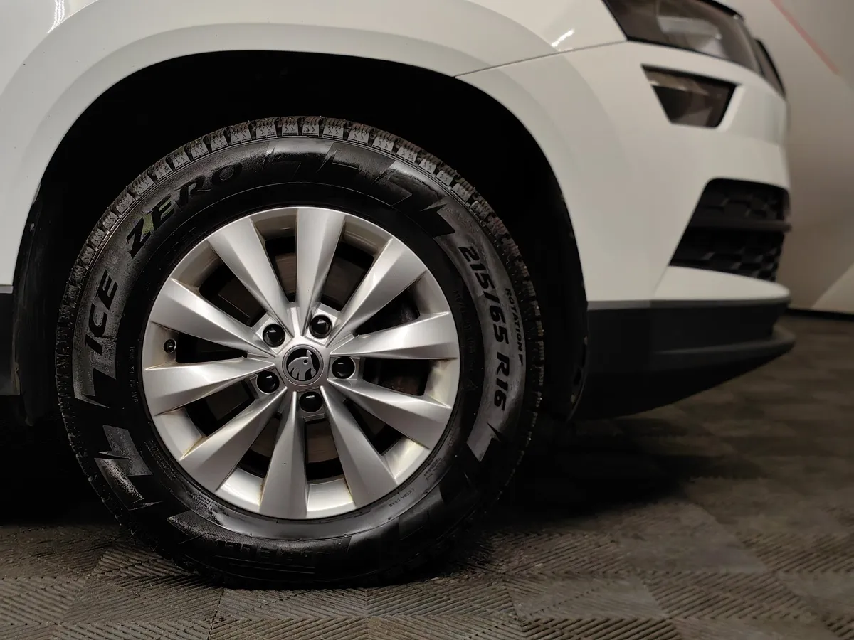 Skoda Karoq 1.4 AMT AWD (150 л.с.) Ambition Белый в АВИЛОН. Слайд №9
