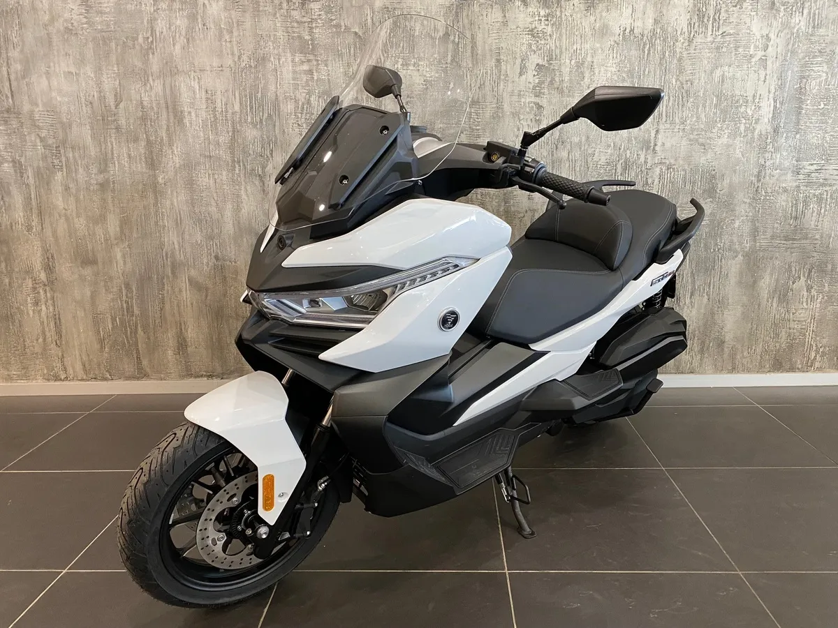 АВИЛОН - VOGE SR4 Max 350 см³ (28 л.с.) (28) 350 Белый - slide 10262839