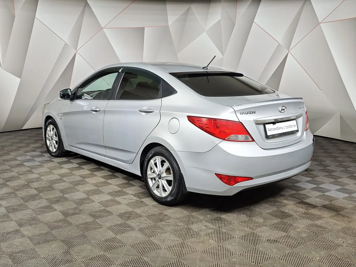 Hyundai Solaris 1.6 AT (123 л.с.) Elegance Серый в АВИЛОН. Слайд №4