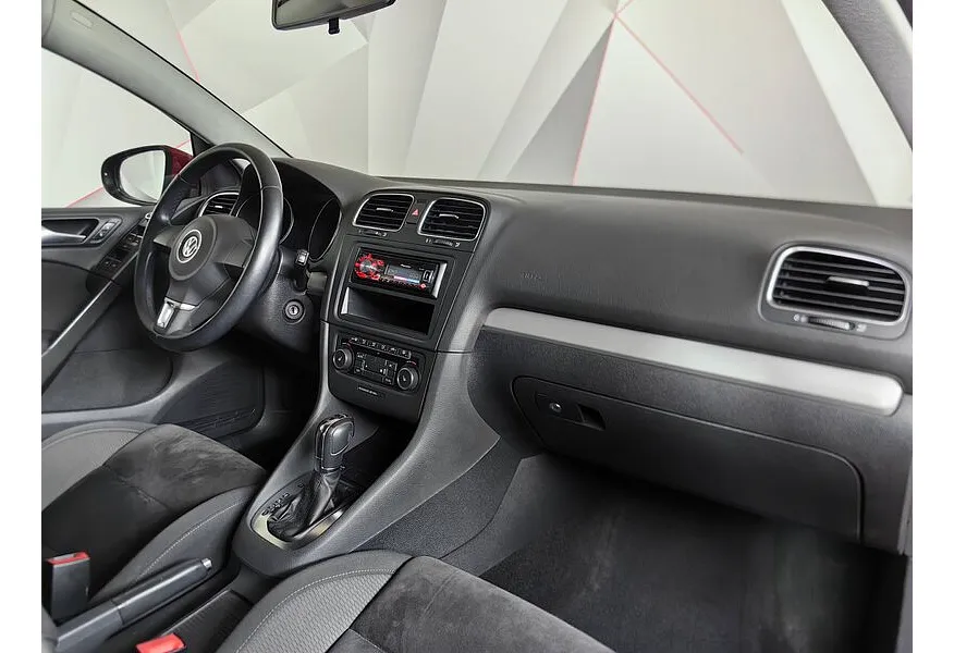 Volkswagen Golf 1.4 TSI DSG (122 л.с.) Trendline Красный в АВИЛОН. Слайд №13