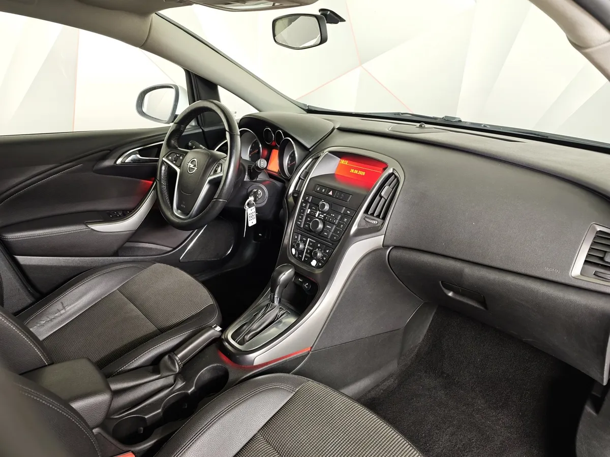 Opel Astra 1.6 AT (115 л.с.) Cosmo Белый в АВИЛОН. Слайд №11