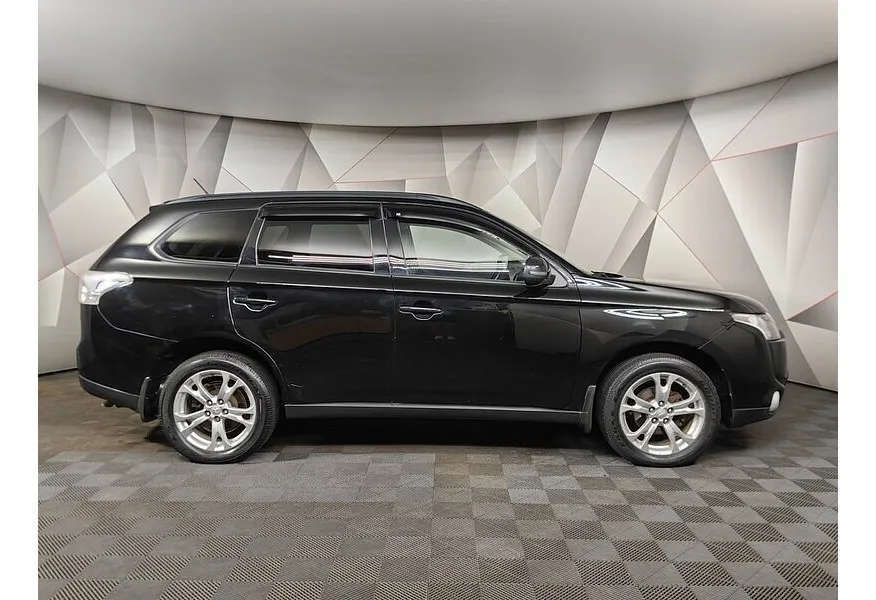 АВИЛОН - Mitsubishi Outlander 2.4 CVT 4WD (167 л.с.) Черный - slide 3