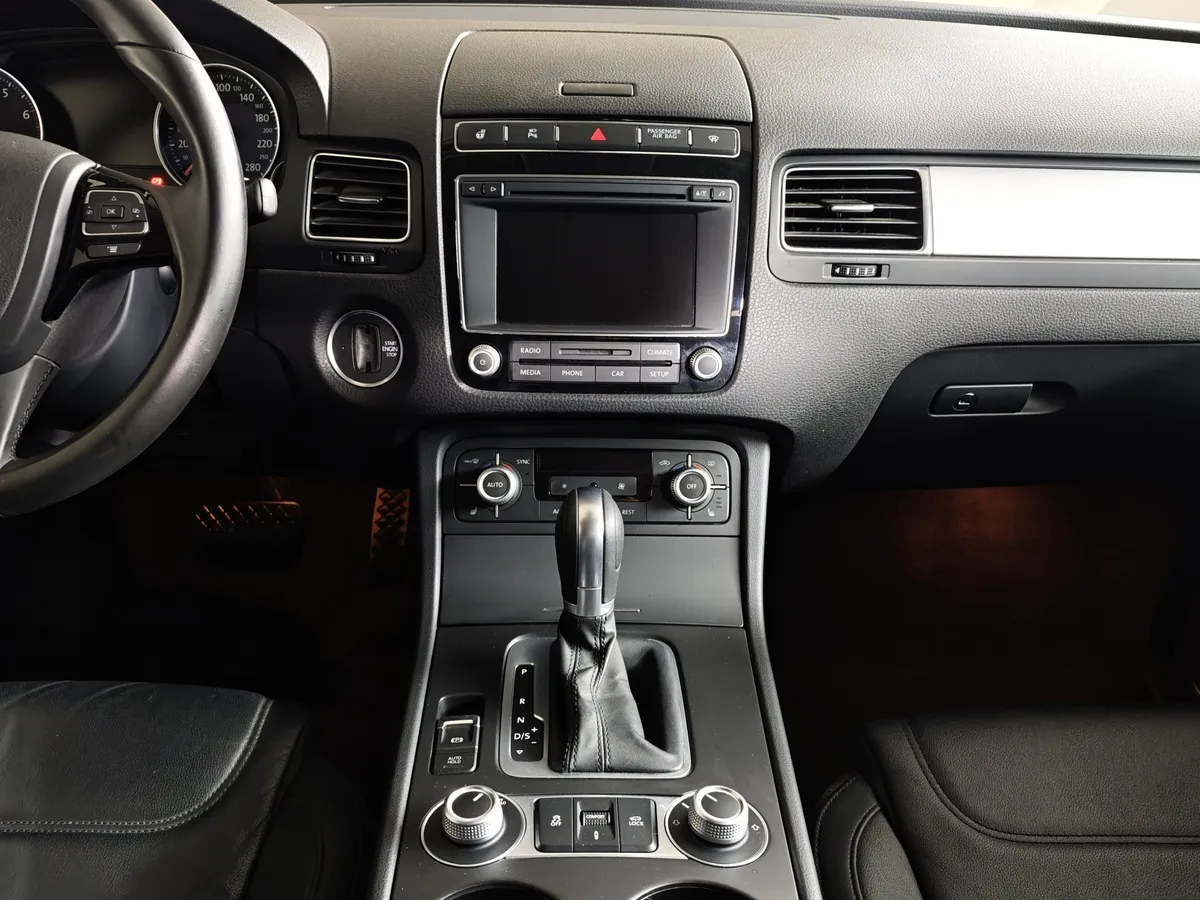 Volkswagen Touareg 2.0 TSI Tiptronic 4Motion (249 л.с.) Exclusive Черный в АВИЛОН. Слайд №15