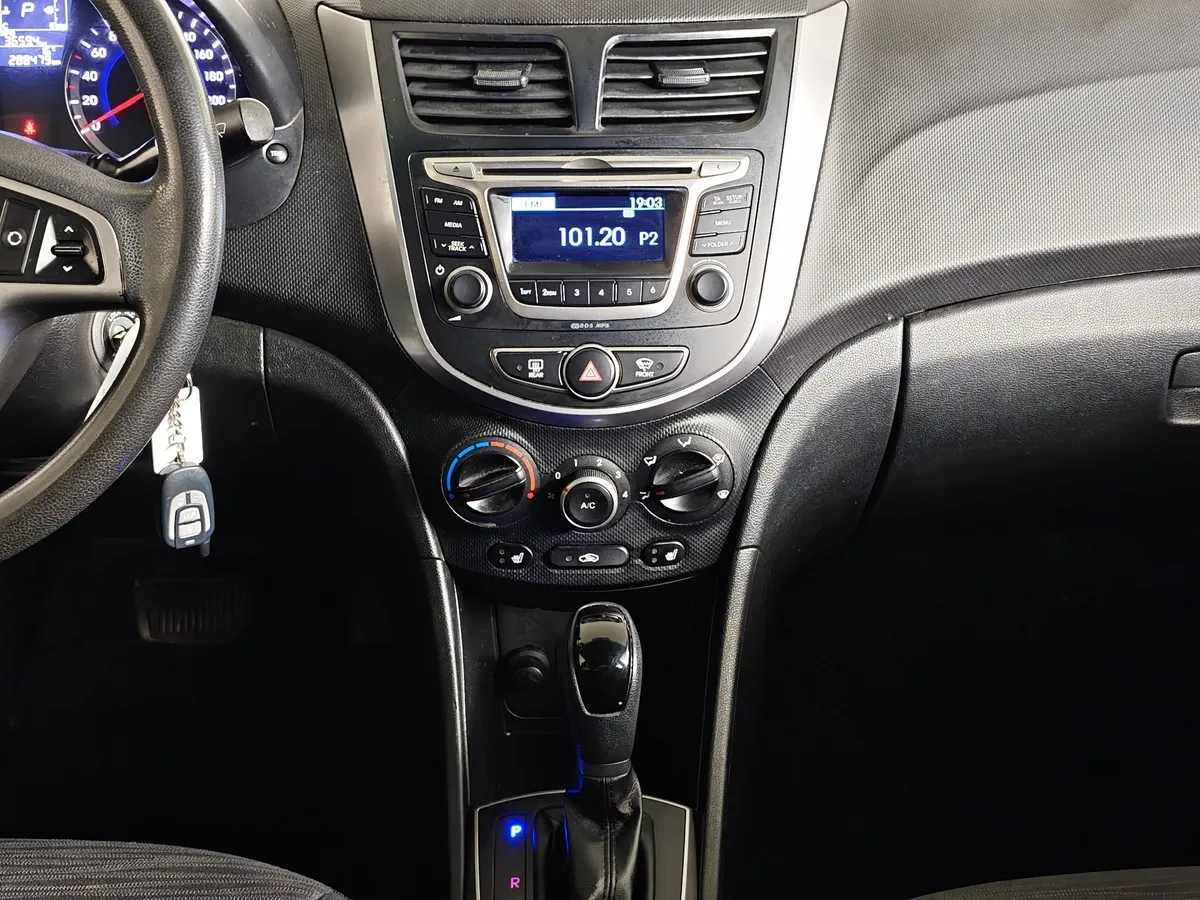 Hyundai Solaris 1.6 AT (123 л.с.) Classic Черный в АВИЛОН. Слайд №15